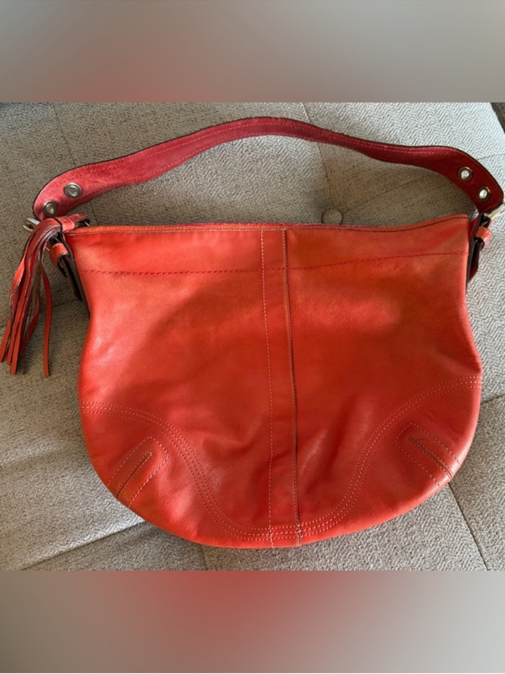 Beautiful Vintage Y2K Coach Red Leather Shoulder Hobo with Tassel!